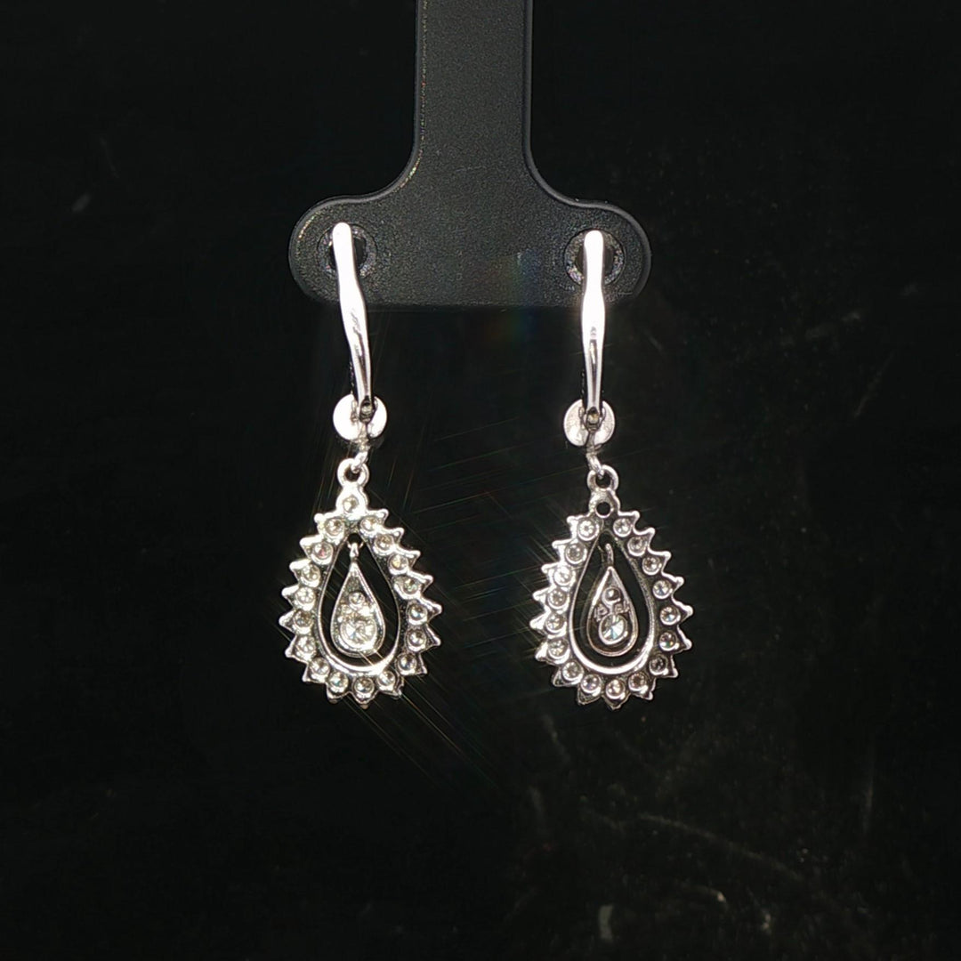 18k White Gold and 1.25cttw Diamond Vintage Drop Dangle Earrings 1.25"