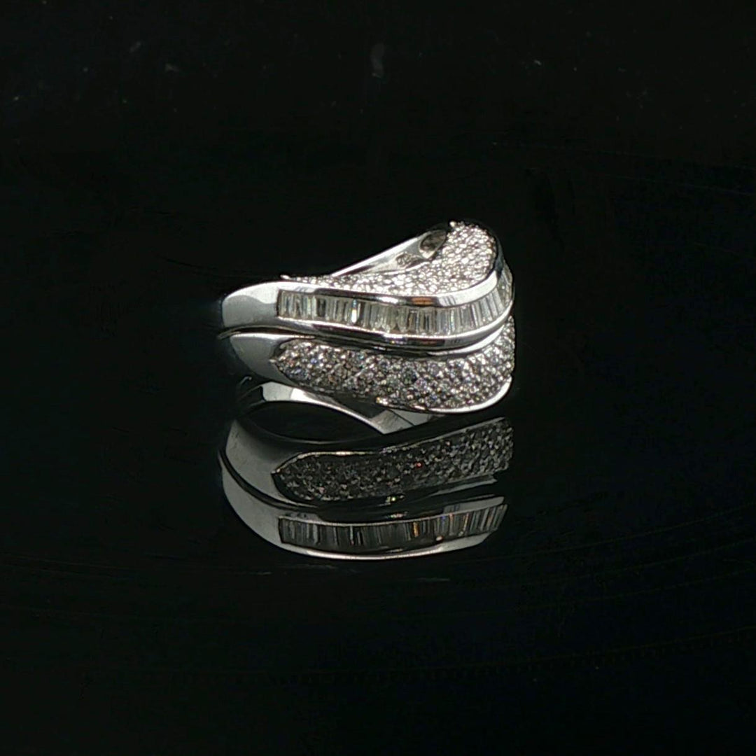 14k White Gold 1.5cttw Round and Baguette Diamond Curved Band Ring Size 7