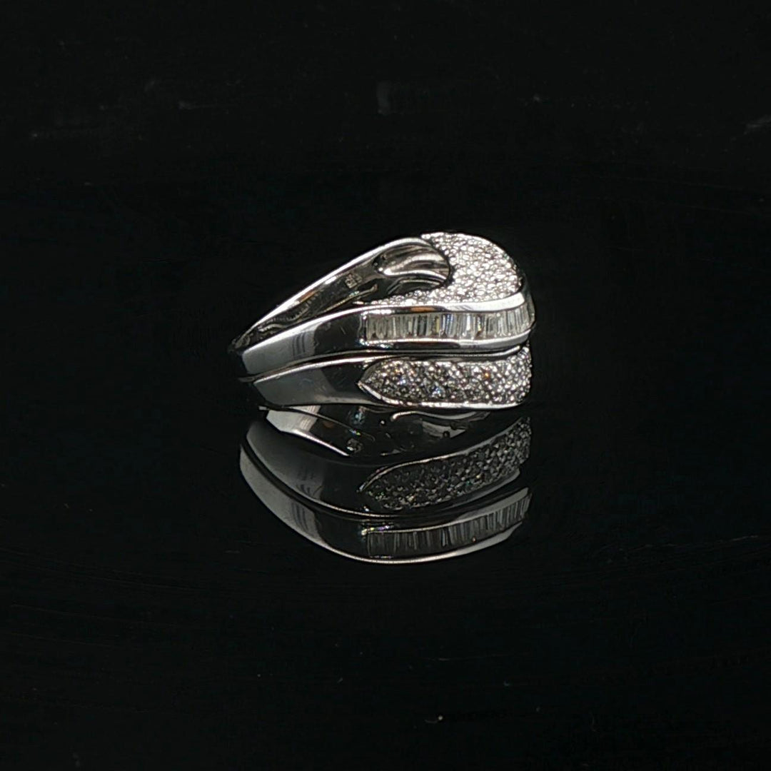 14k White Gold 1.5cttw Round and Baguette Diamond Curved Band Ring Size 7