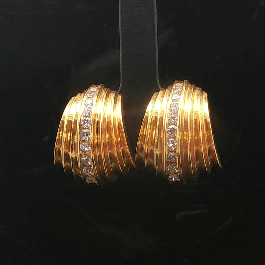18k Yellow Gold and 0.90cttw Diamond 16.5g Vintage Huggie Earrings