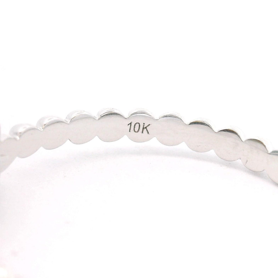 10k White Gold and 0.50ct Round Cut Emerald Ladies Beaded Ring Size 7