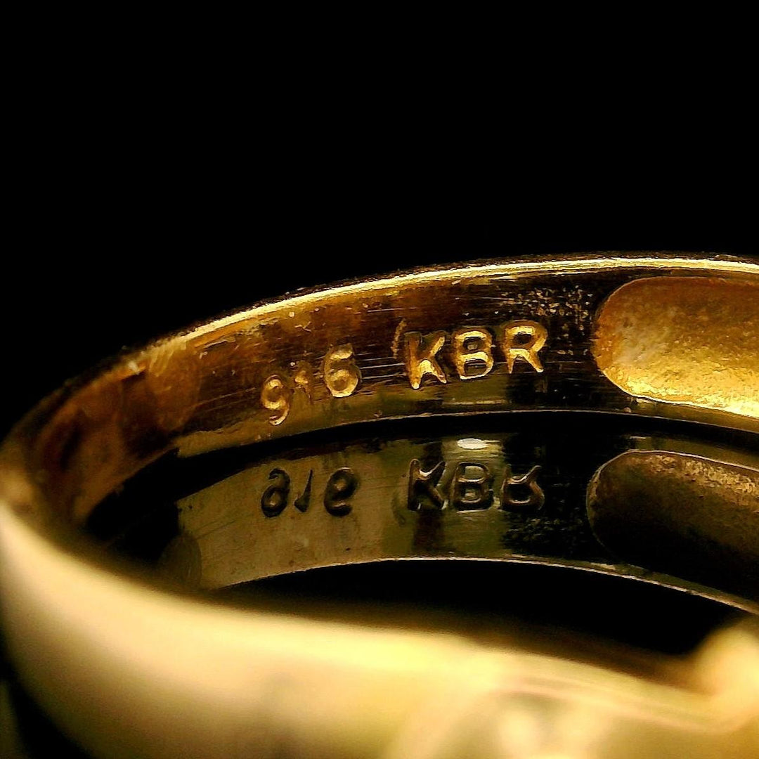 22k Yellow Gold 3.6g Solid Ladies Band Ring Size 6
