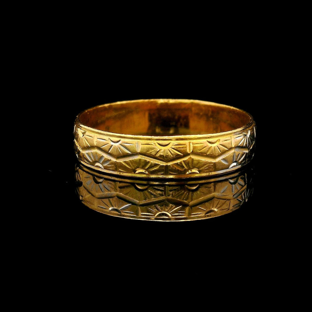 22k Two Tone Gold 2.7g Sun Design 4.2mm Band Ring Size 7.5