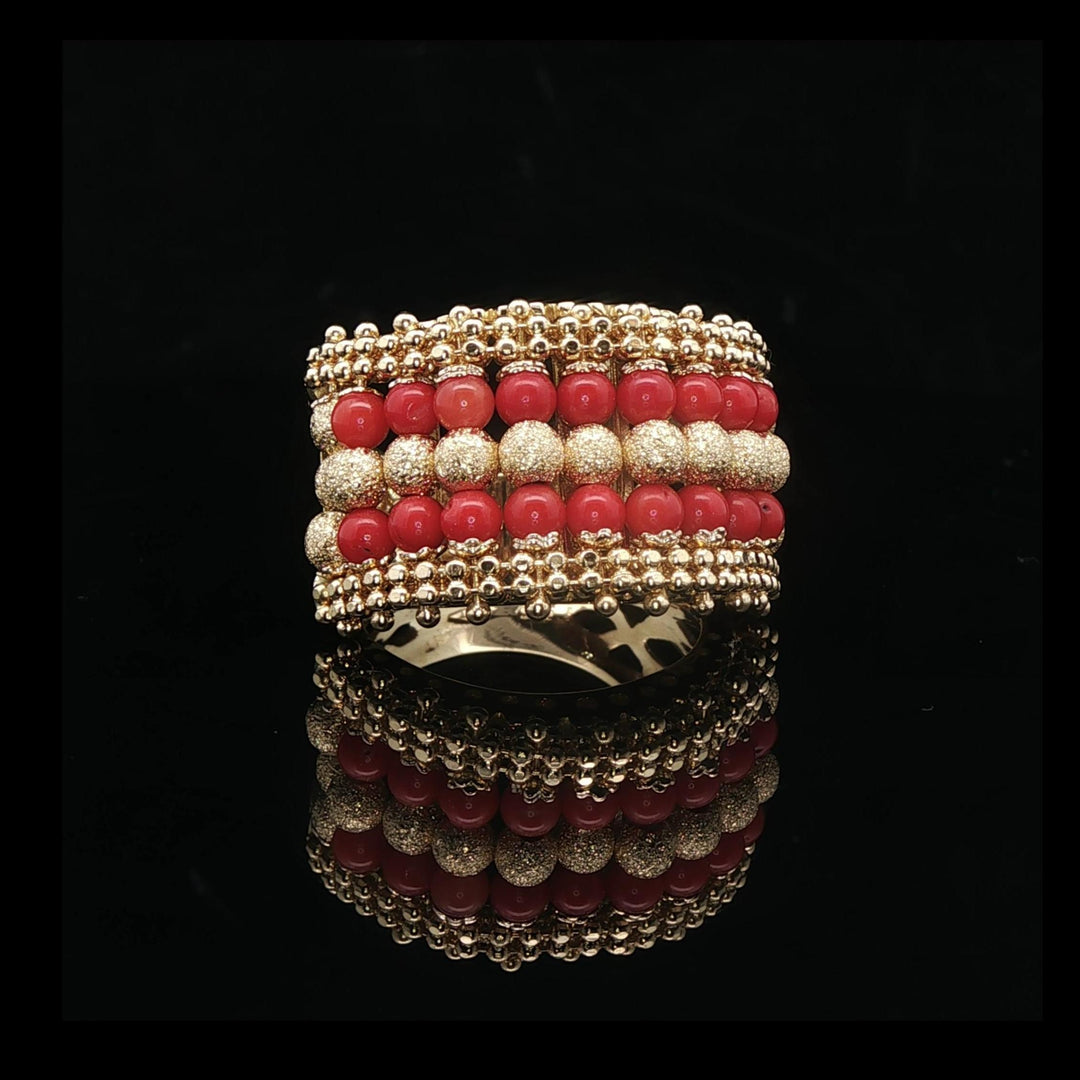 18k Yellow Gold and Coral Ladies Vintage Ball Bead Ring Italy Size 7