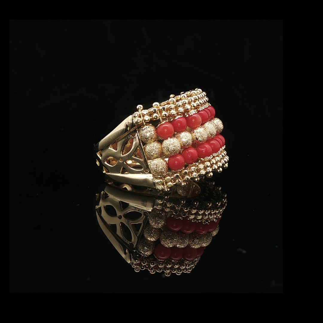 18k Yellow Gold and Coral Ladies Vintage Ball Bead Ring Italy Size 7