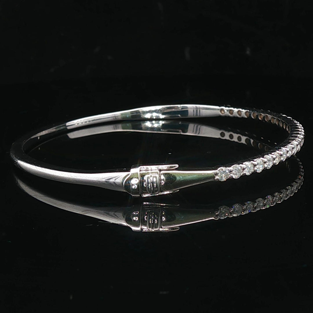 14k White Gold and 1cttw Diamond 10.4g Oval Bangle Bracelet 6.5"