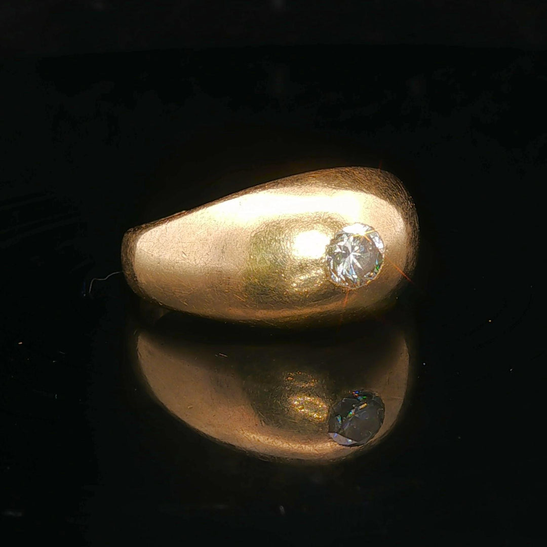 14k Yellow Gold and 0.20ct Flush Set Diamond Vintage Ring Size 6.25