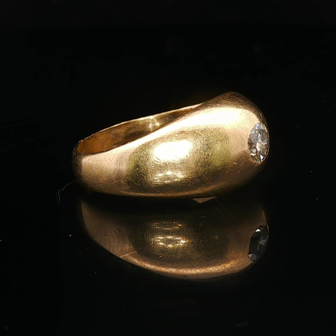 14k Yellow Gold and 0.20ct Flush Set Diamond Vintage Ring Size 6.25