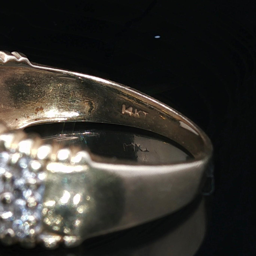 14k Yellow Gold and 1cttw Diamond Vintage Graduated Band Ring Size 9