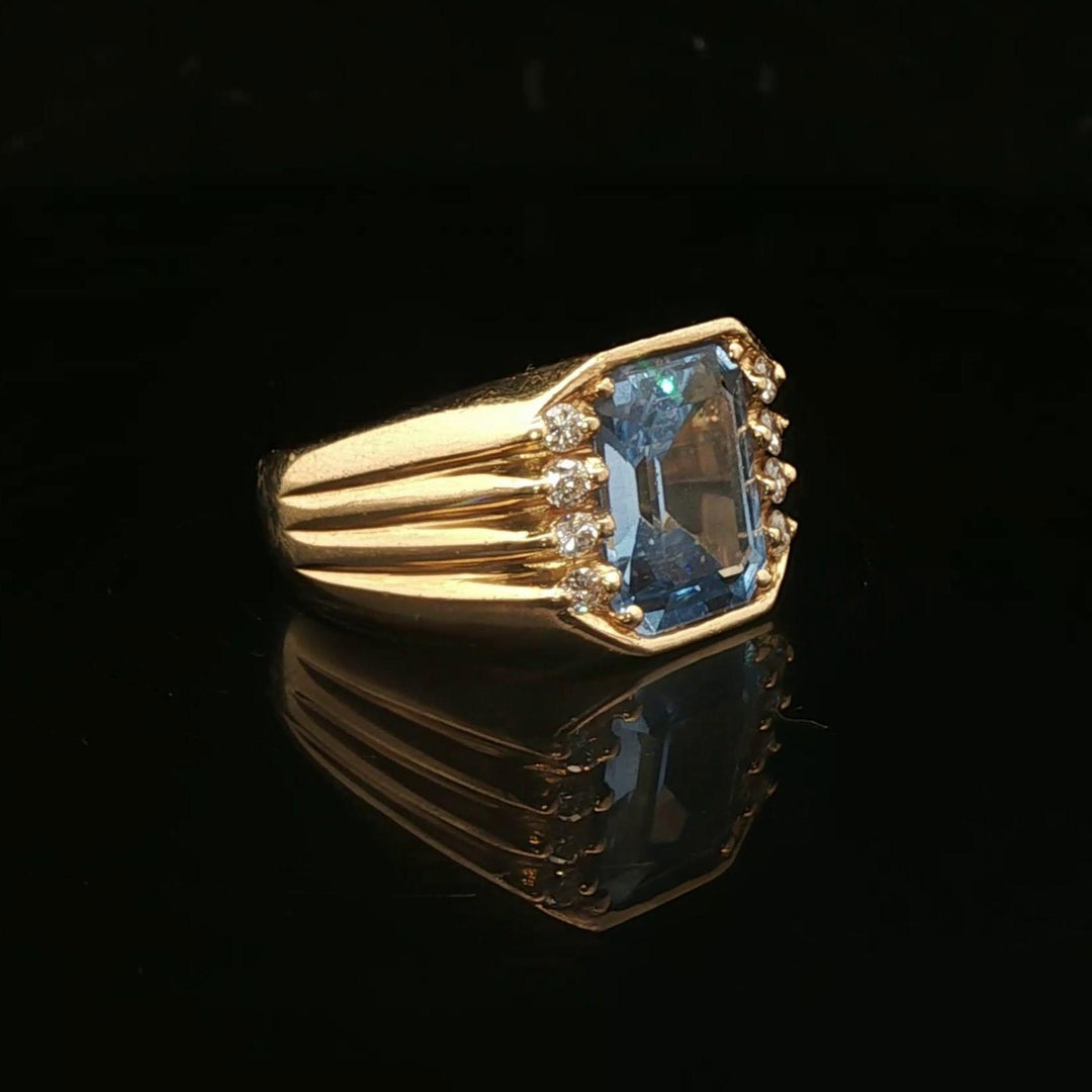 18k Yellow Gold Blue Topaz and Diamond 11.9g Ring Size 8