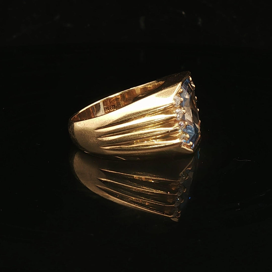 18k Yellow Gold Blue Topaz and Diamond 11.9g Ring Size 8