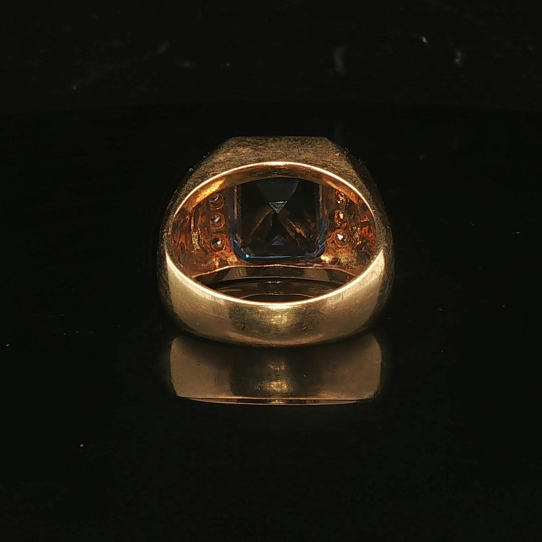 18k Yellow Gold Blue Topaz and Diamond 11.9g Ring Size 8