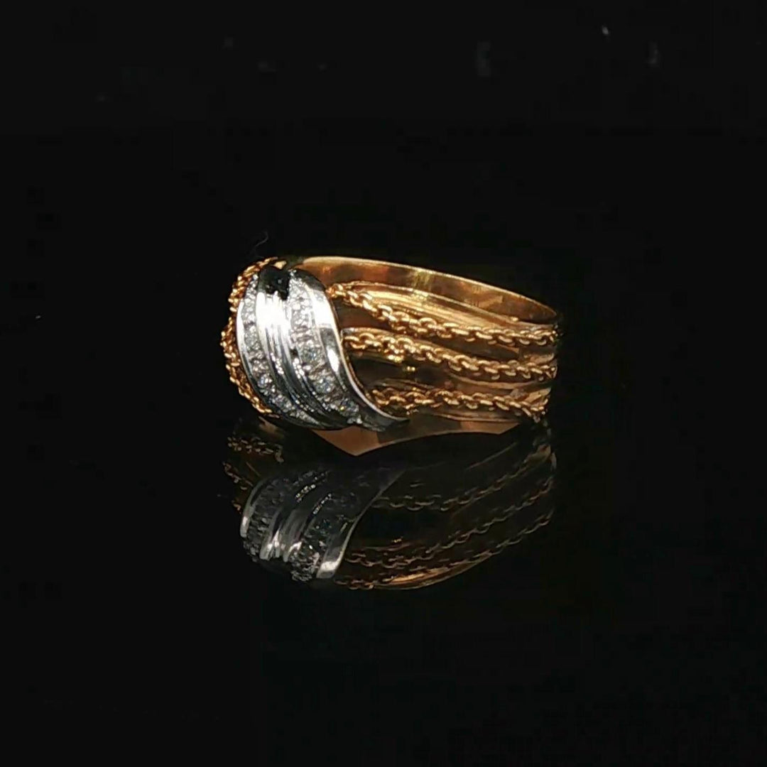 18k Yellow and White Gold Diamond Ladies Vintage Ring Size 7