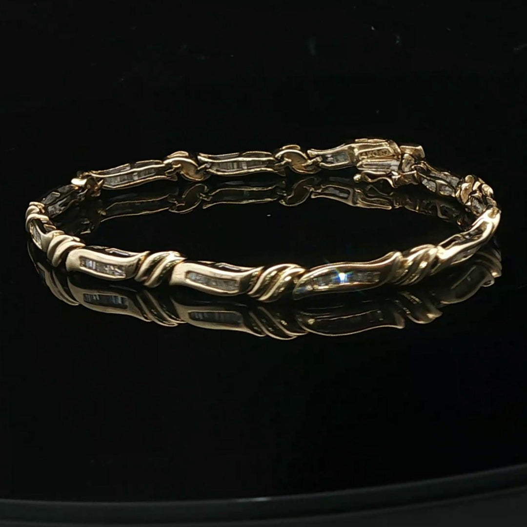 14k Yellow Gold and 1.5cttw Baguette Diamond Link Bracelet 7.25"