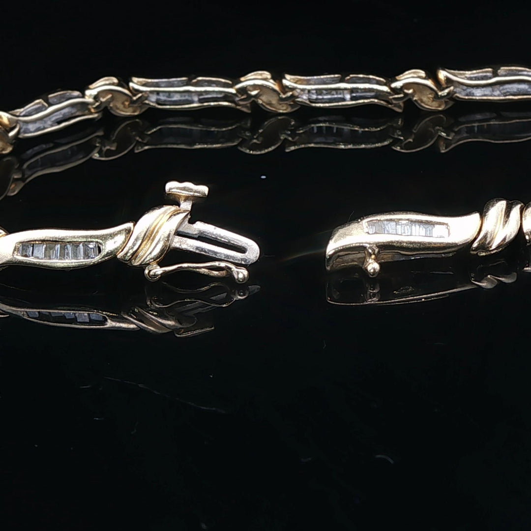 14k Yellow Gold and 1.5cttw Baguette Diamond Link Bracelet 7.25"