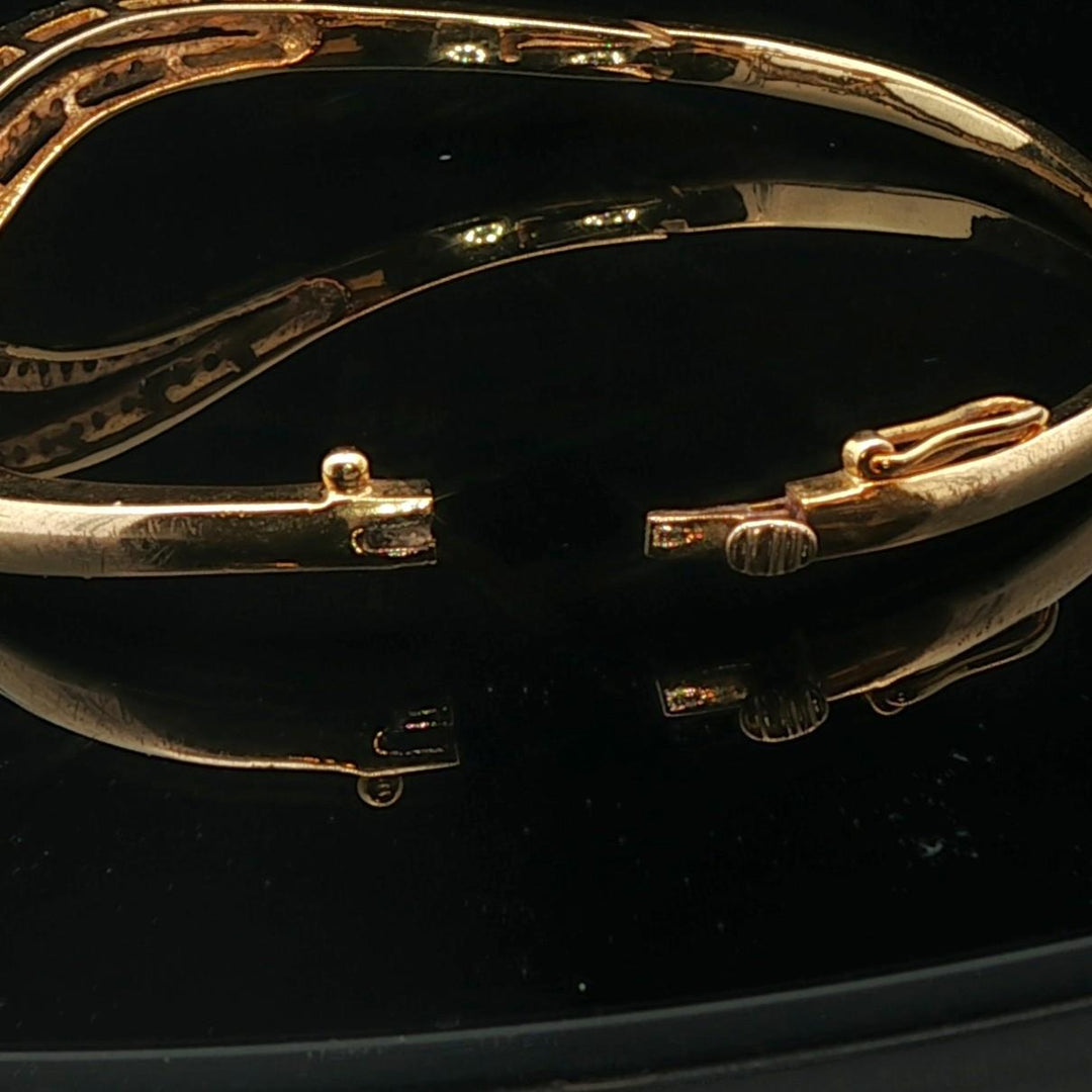10k Yellow Gold and 1.25cttw Diamond Vintage Bangle Bracelet 6.5"