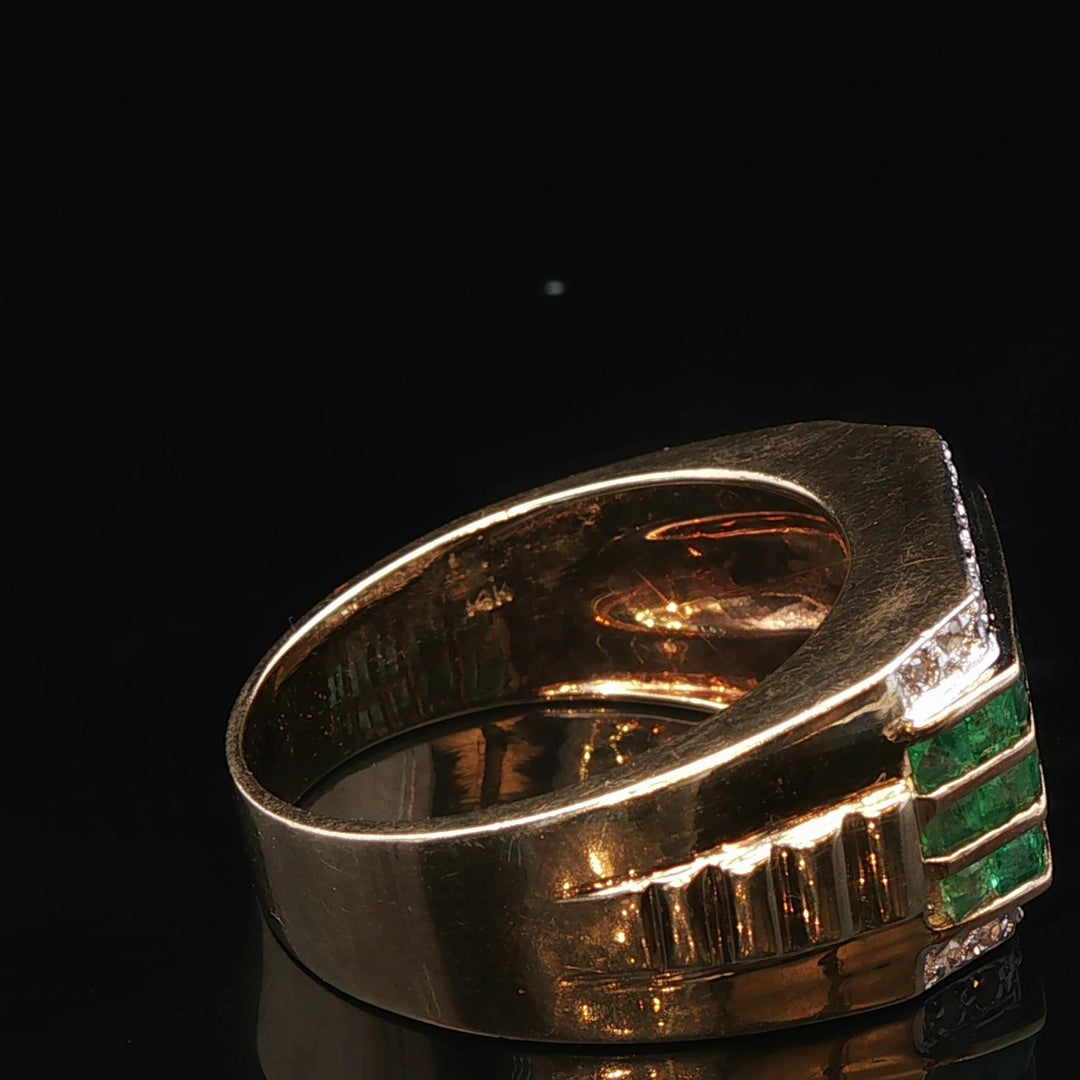 14k Yellow Gold Emerald and Diamond 6.5g Ring Size 7