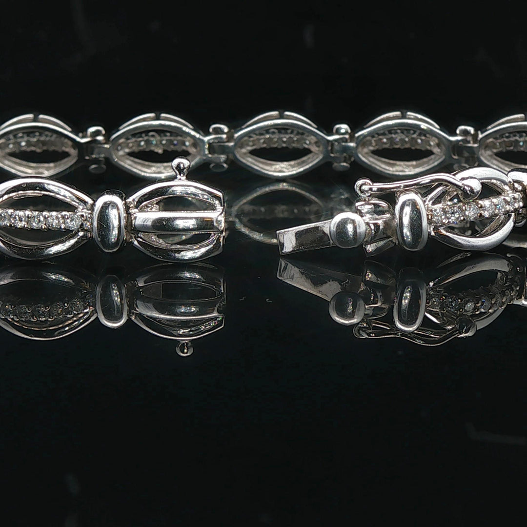 18k White Gold and 1cttw Diamond 17.3g Fancy Oval Link Bracelet 7"