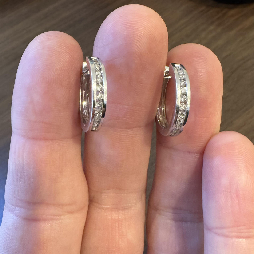 14k White Gold and 0.30cttw Diamond Hoop Huggie Earrings