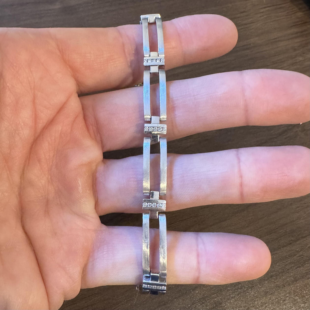 14k White Gold and 0.50cttw Diamond 22g Men's Bar Link Bracelet 8.5"