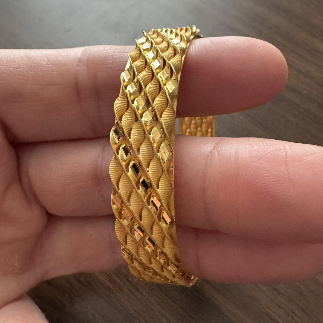 21k Yellow Gold 29.8g Solid Heavy 13.5mmm Fancy Bangle Bracelet 8"