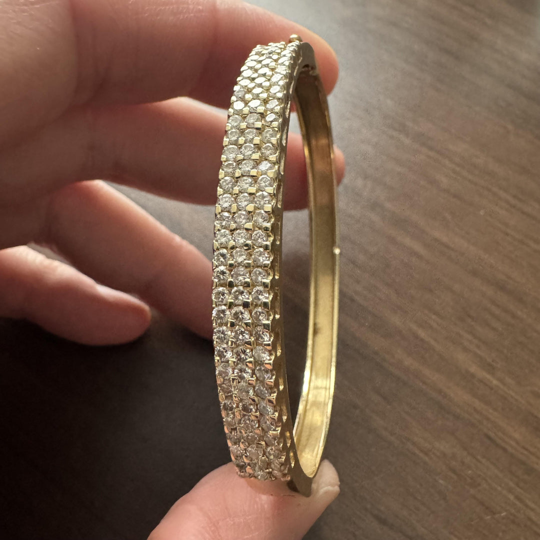 14k Yellow Gold and 2.25cttw Diamond Bangle Bracelet 6.75"