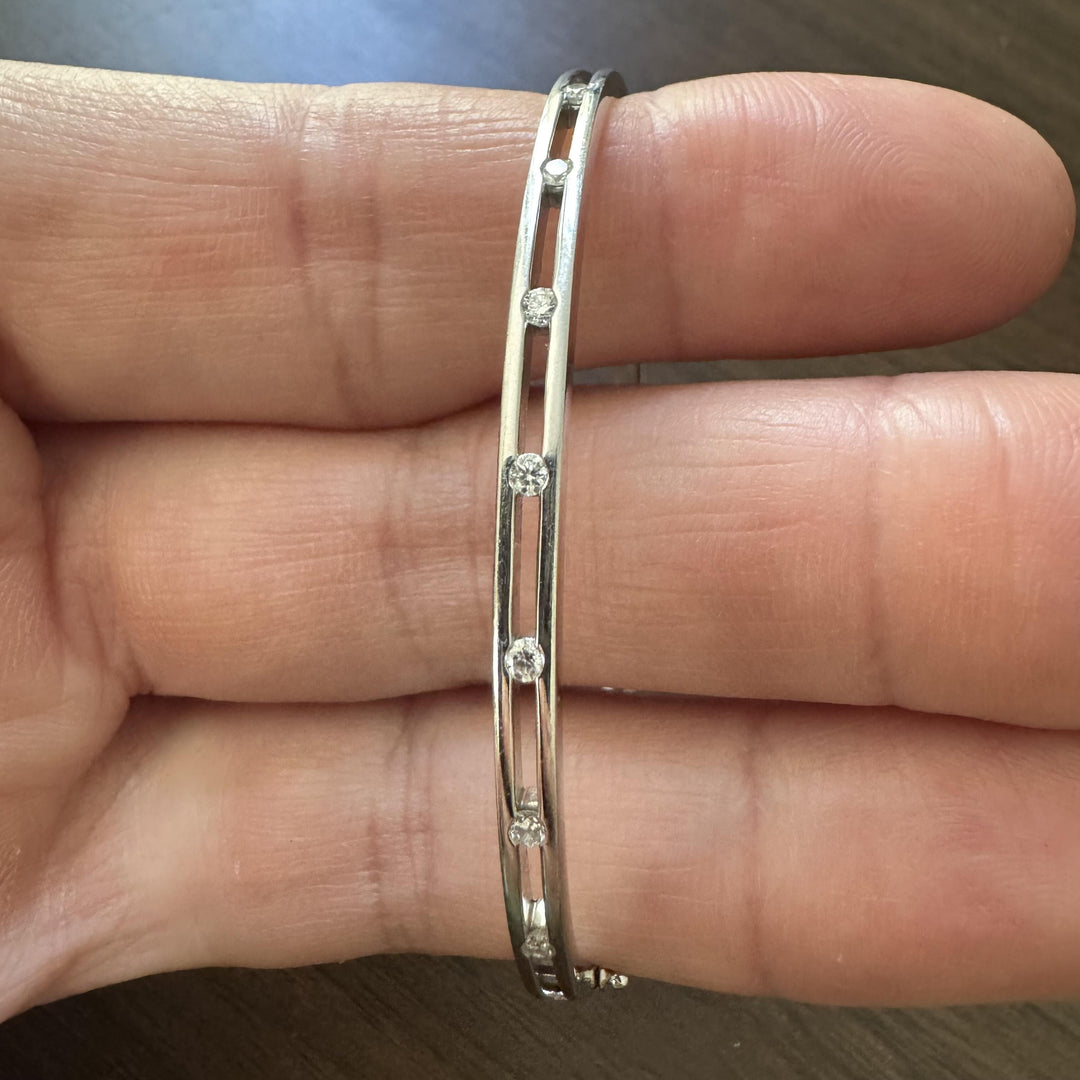 14k White Gold and Diamond Ladies Bangle Bracelet 7"