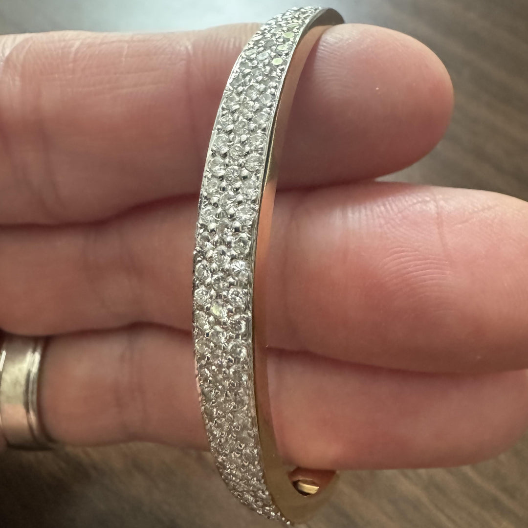 14k Yellow Gold and 1cttw Pave Diamond Vintage Bangle Bracelet 6.25"