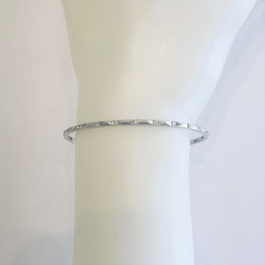 Brand New 14k White Gold and Diamond Bangle Bracelet 7"