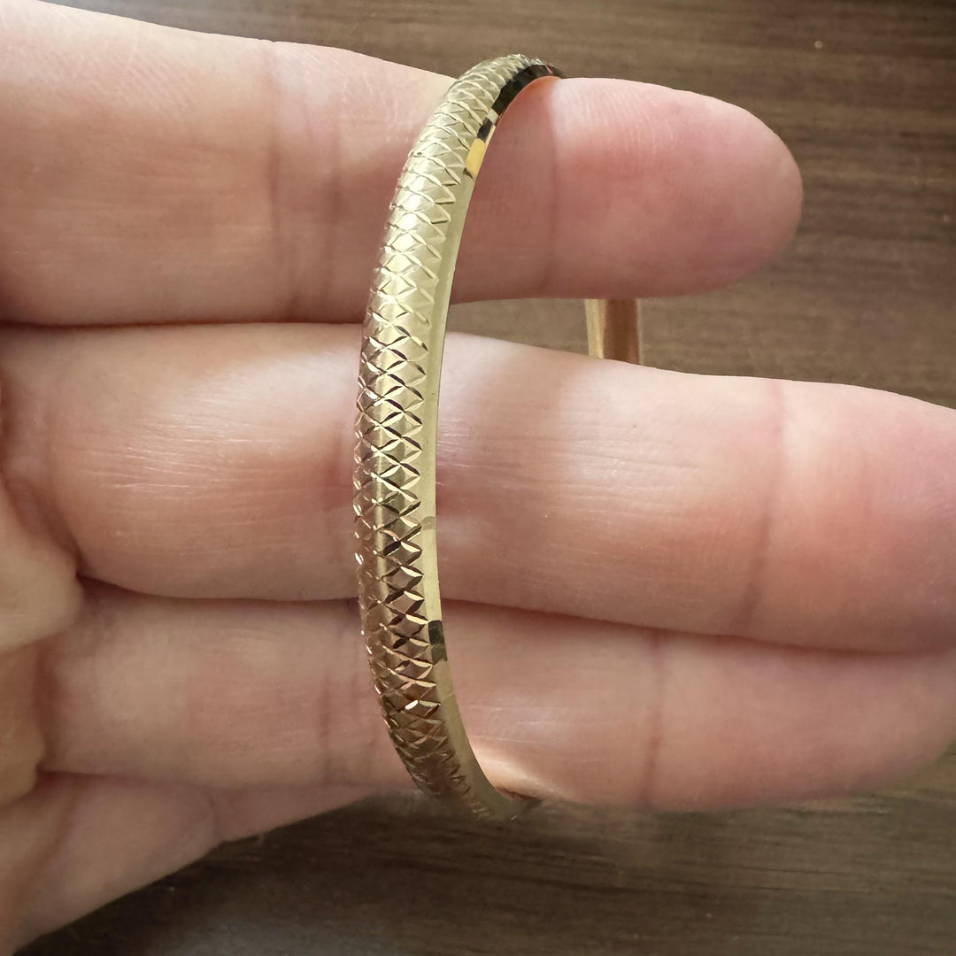 14k Yellow Gold 6g Hollow Light 6mm Textured Bangle Bracelet 7"