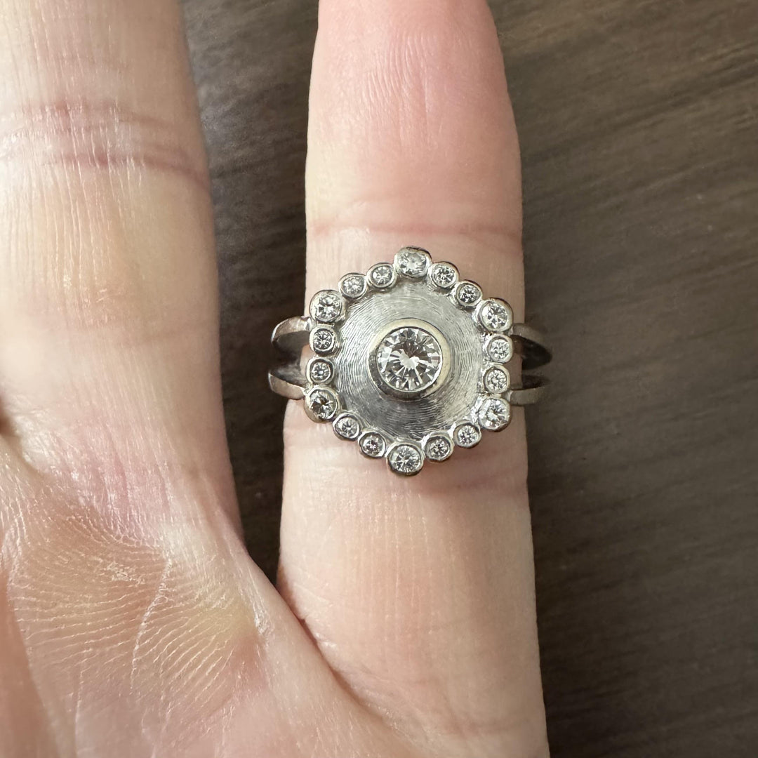 14k White Gold and 0.50cttw Bezel Set Diamond Ladies Ring Size 6
