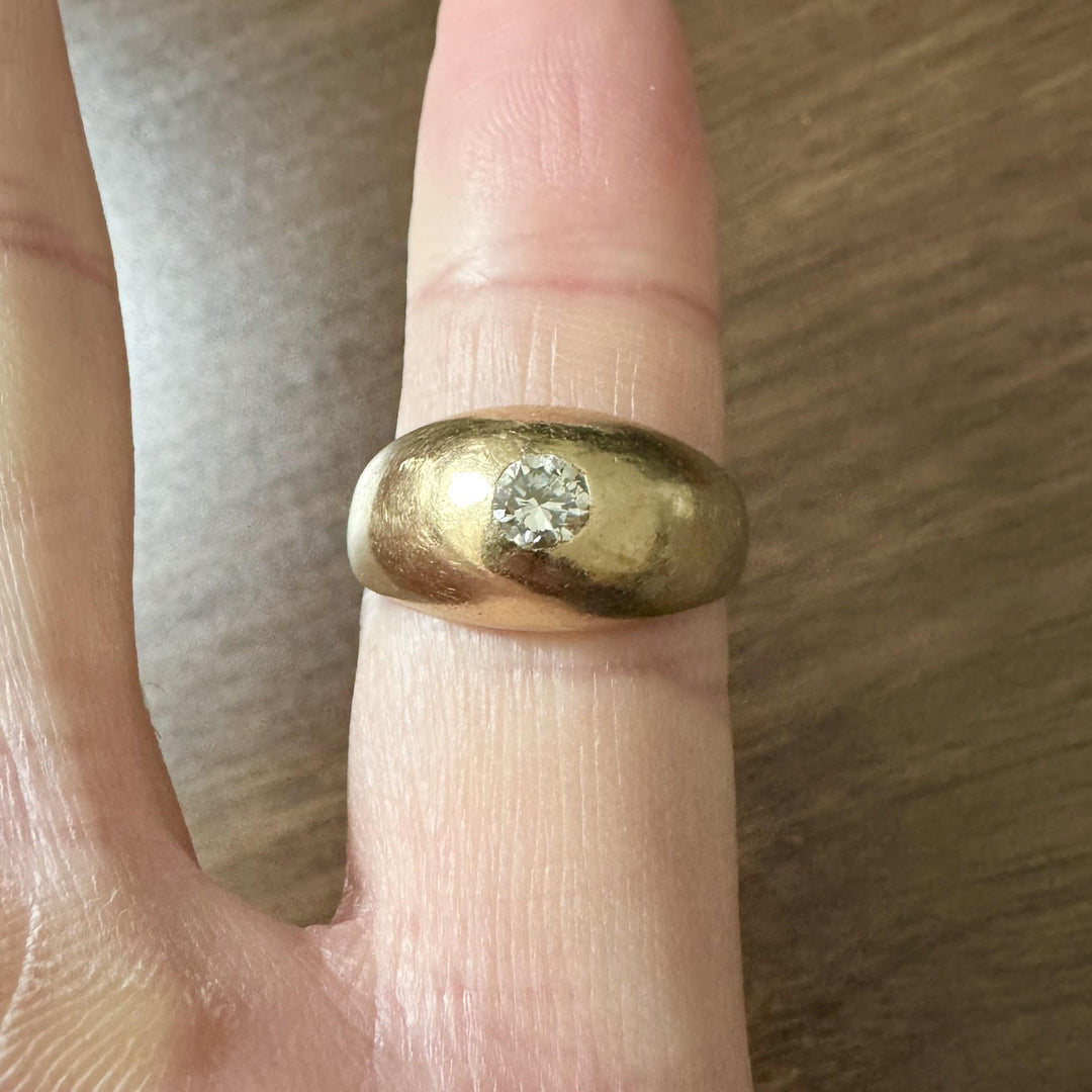 14k Yellow Gold and 0.20ct Flush Set Diamond Vintage Ring Size 6.25