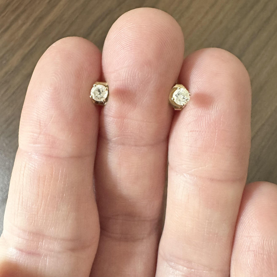 14k Yellow Gold and 0.25cttw Diamond Stud Earrings