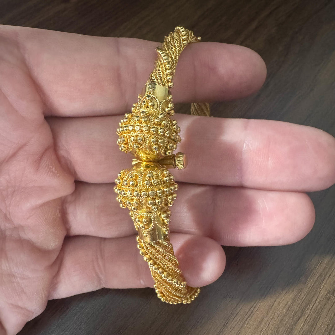 22k Yellow Gold 30.5g Ladies Beaded Mesh Spiral Twist Bracelet 8"