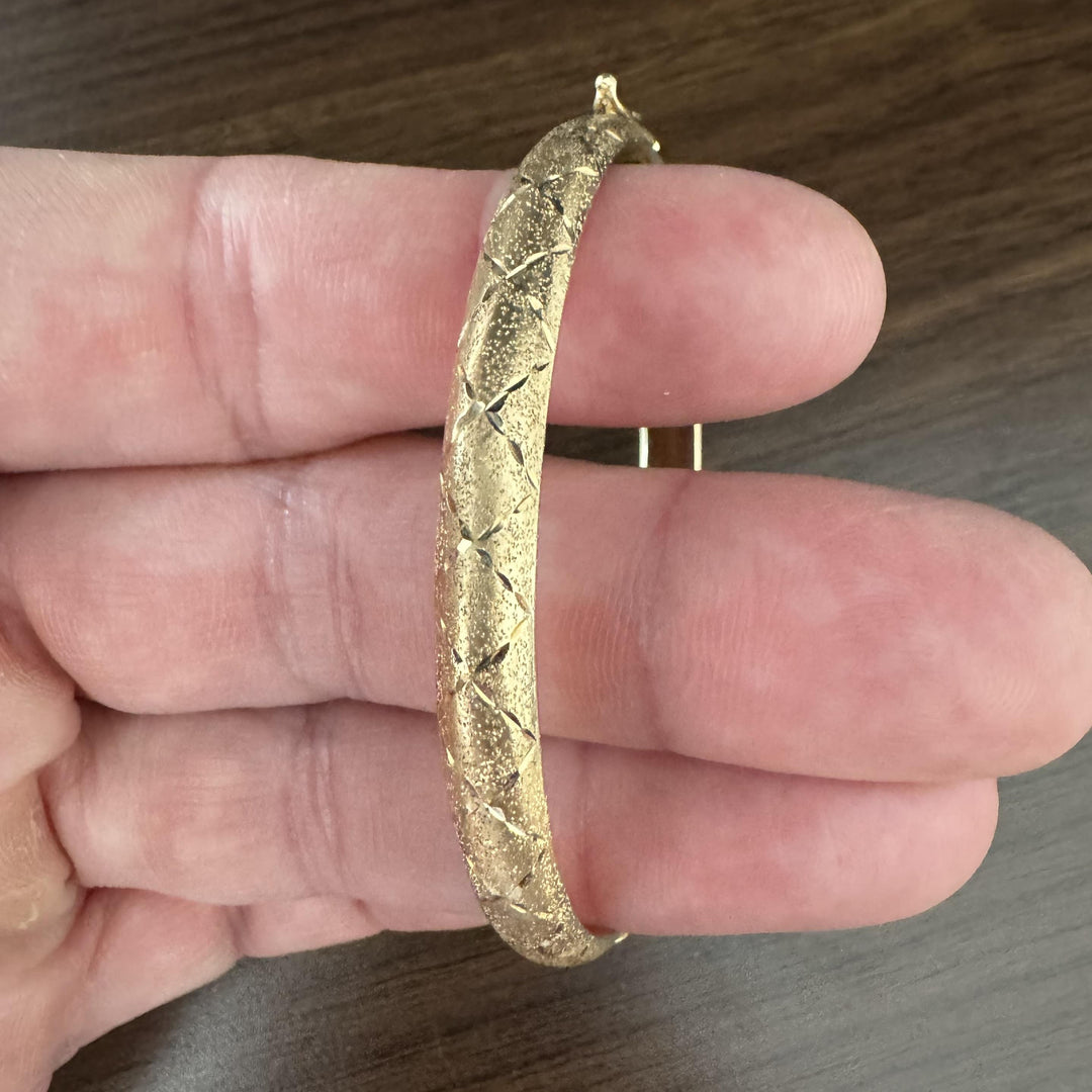 14k Yellow Gold 8.9g Brushed Finish 6.5mm Diamond Cut Bangle Bracelet 7"