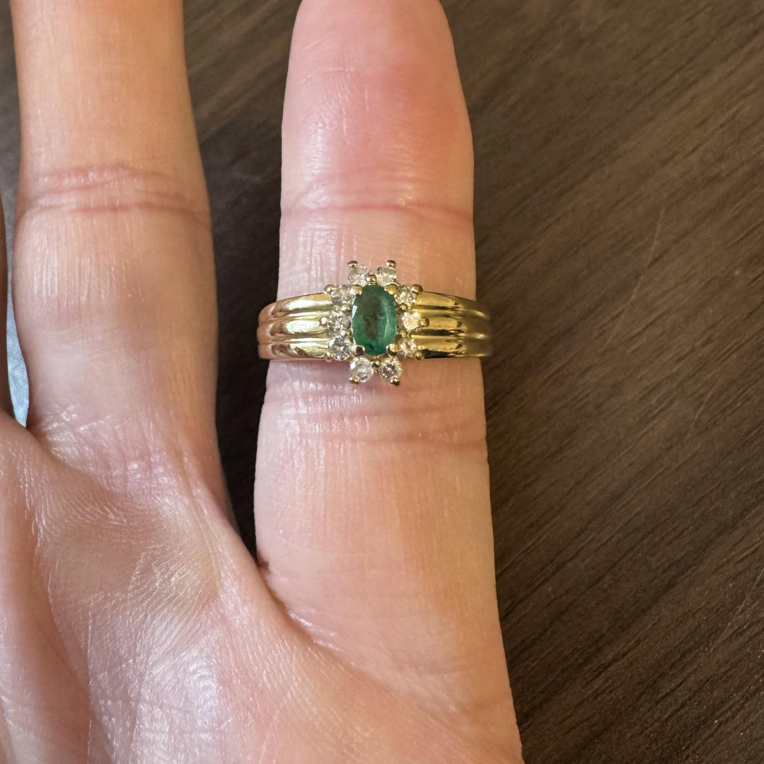 14k Yellow Gold Emerald and Diamond Halo Ladies Ring Size 6.25