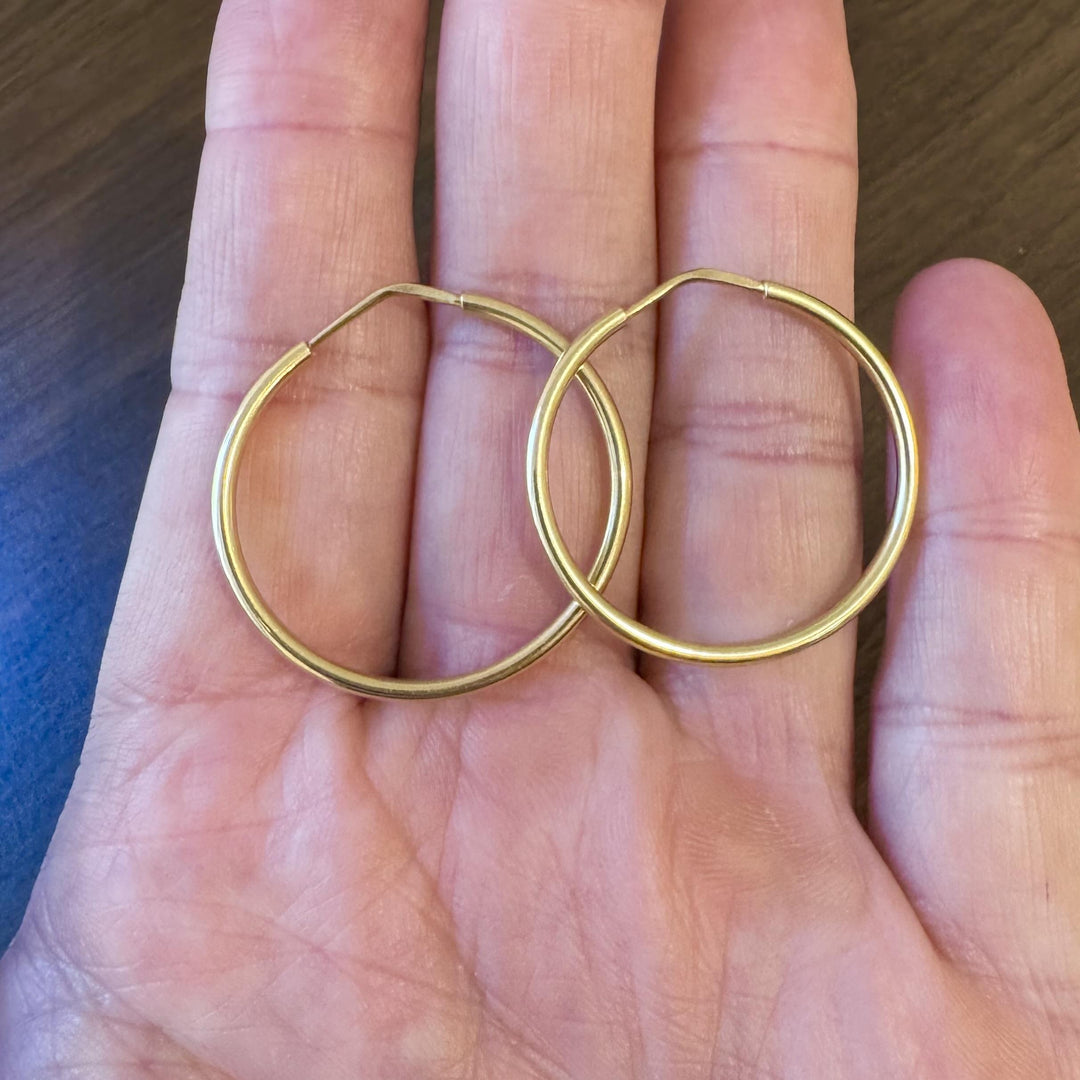 18k Yellow Gold 5g Vintage Polished Round Hoop Earrings Italy 1.25"