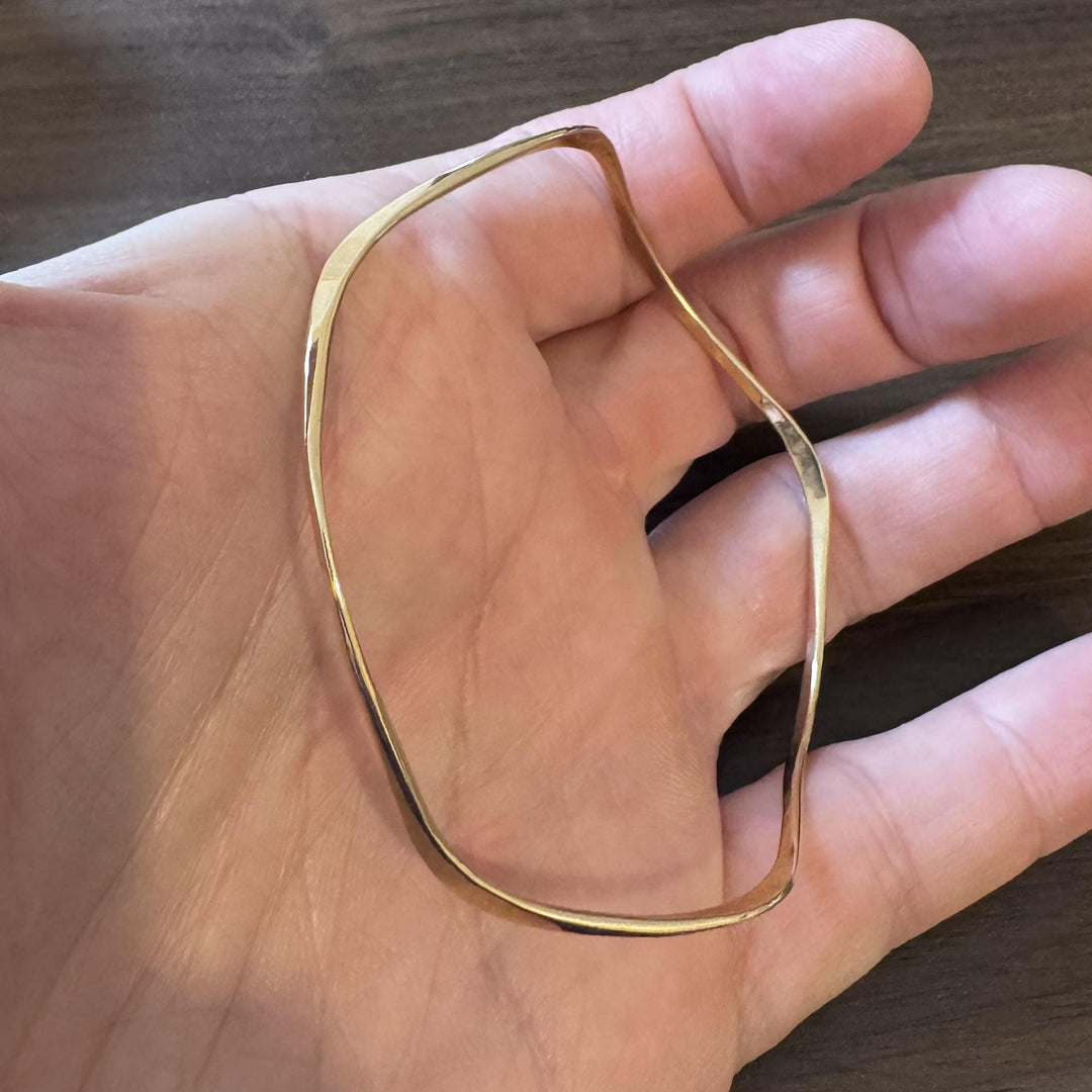 14k Yellow Gold 8.2g Solid Abstract Geometric Curved Bangle Bracelet 8.25"