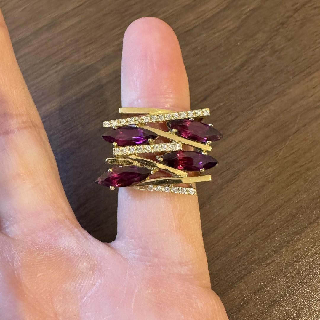 18k Yellow Gold Red Garnet and Diamond Heavy Abstract Ring Size 5.5