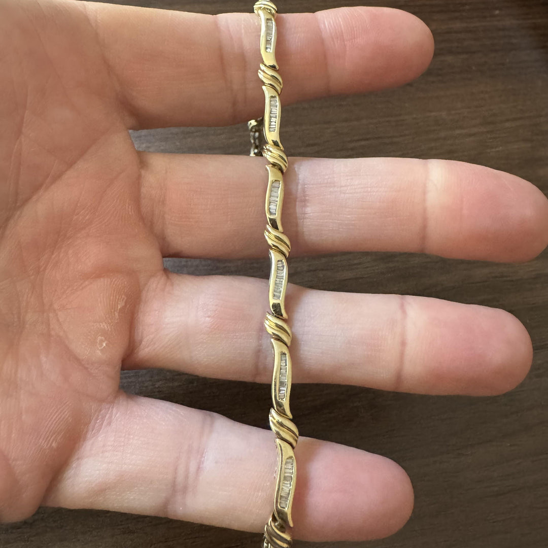 14k Yellow Gold and 1.5cttw Baguette Diamond Link Bracelet 7.25"