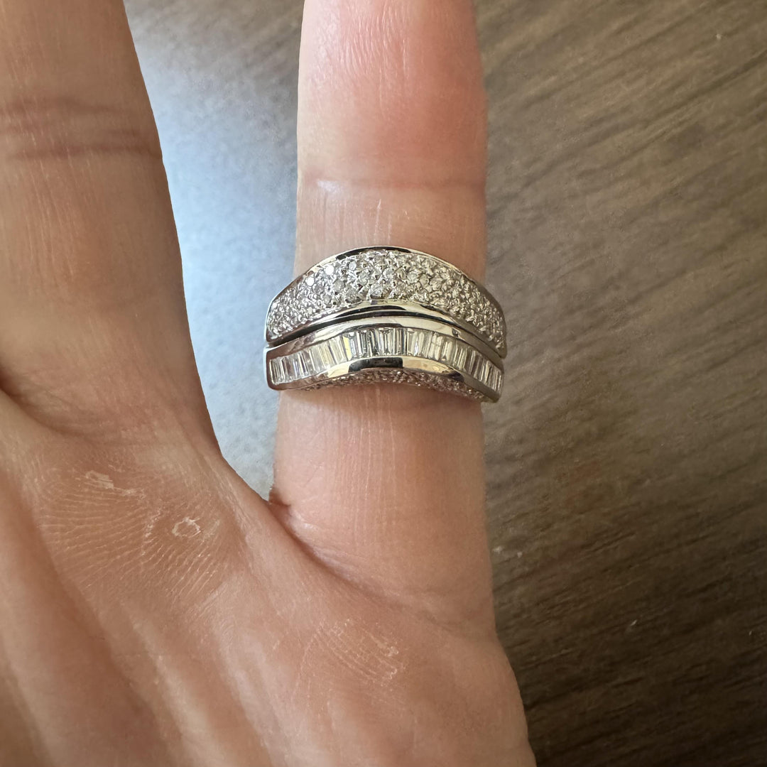 14k White Gold 1.5cttw Round and Baguette Diamond Curved Band Ring Size 7