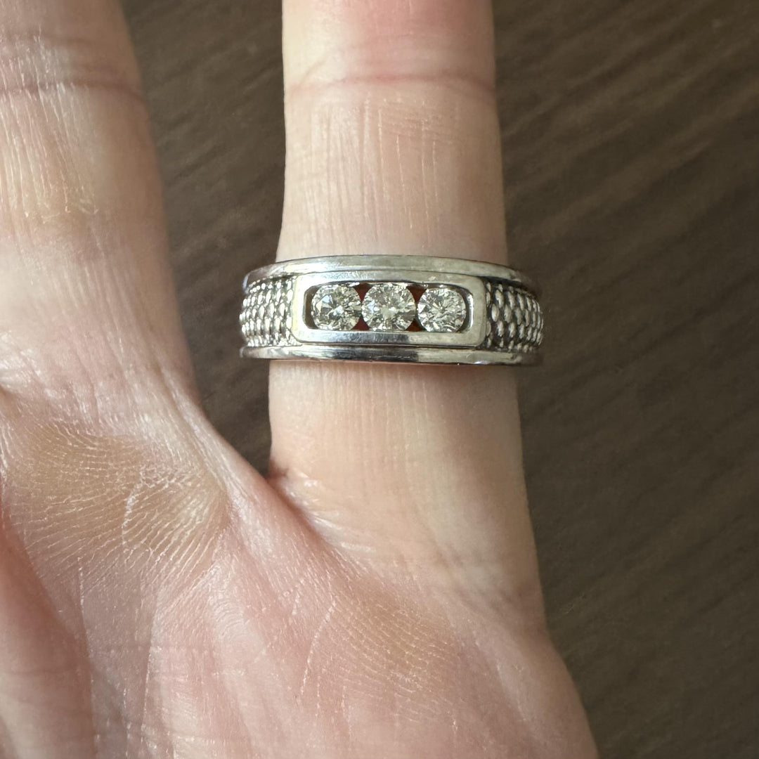 14k White Gold and 0.50cttw Three Diamond Band Ring Size 8.5