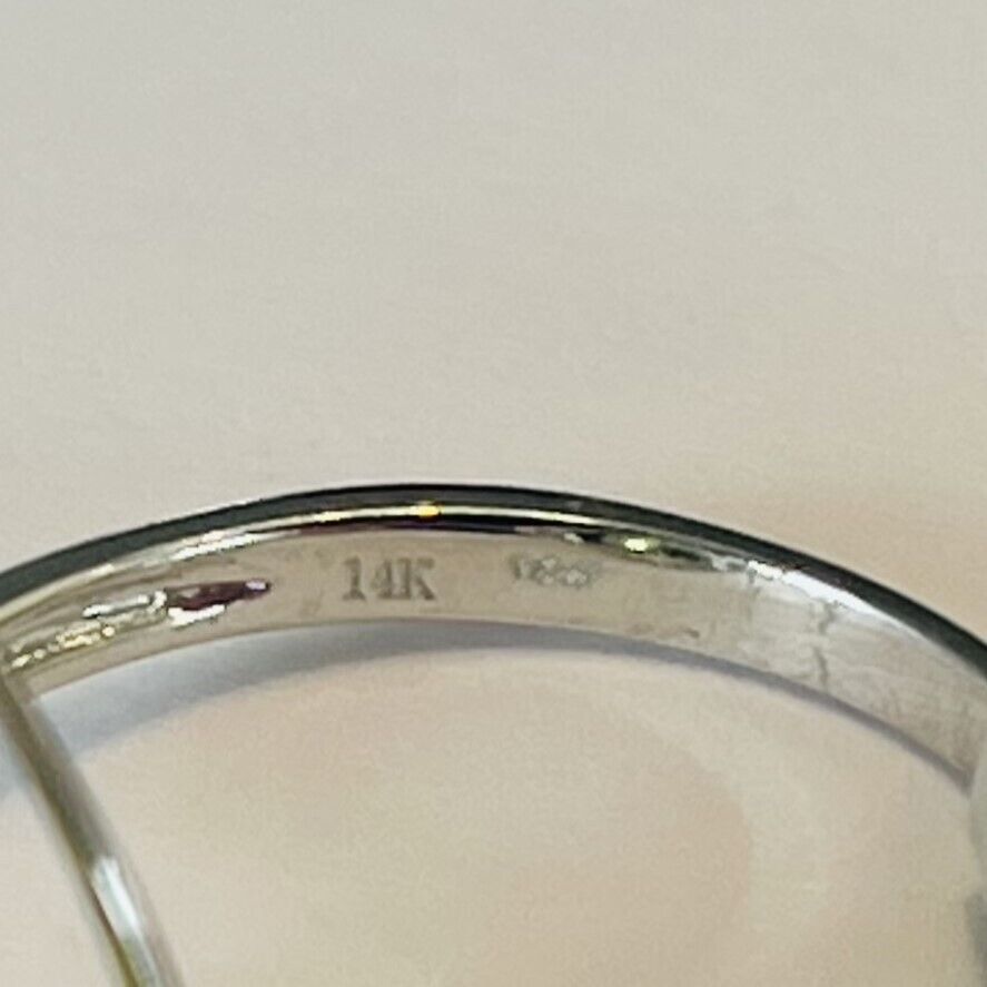 Brand New Peridot and Diamond 14k White Gold Ring Size 7.25