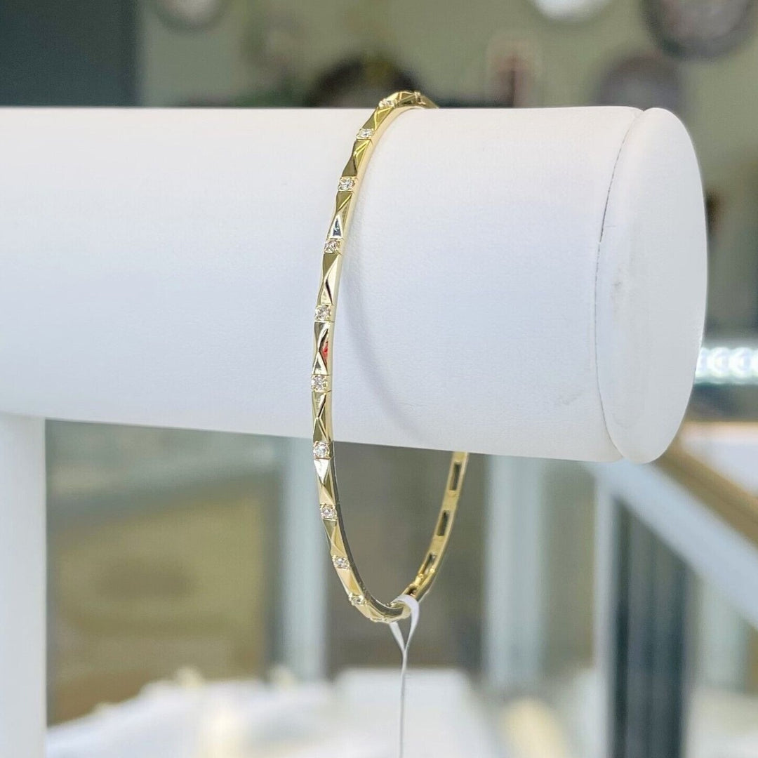 Brand New 14k Yellow Gold and Diamond Bangle Bracelet 7"