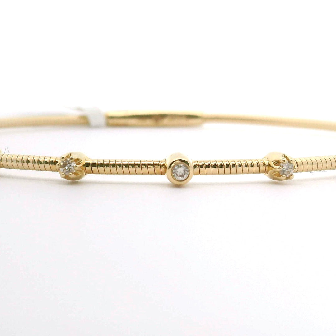 Brand New 14k Yellow Gold and Bezel Set Diamond Bangle Bracelet 7"