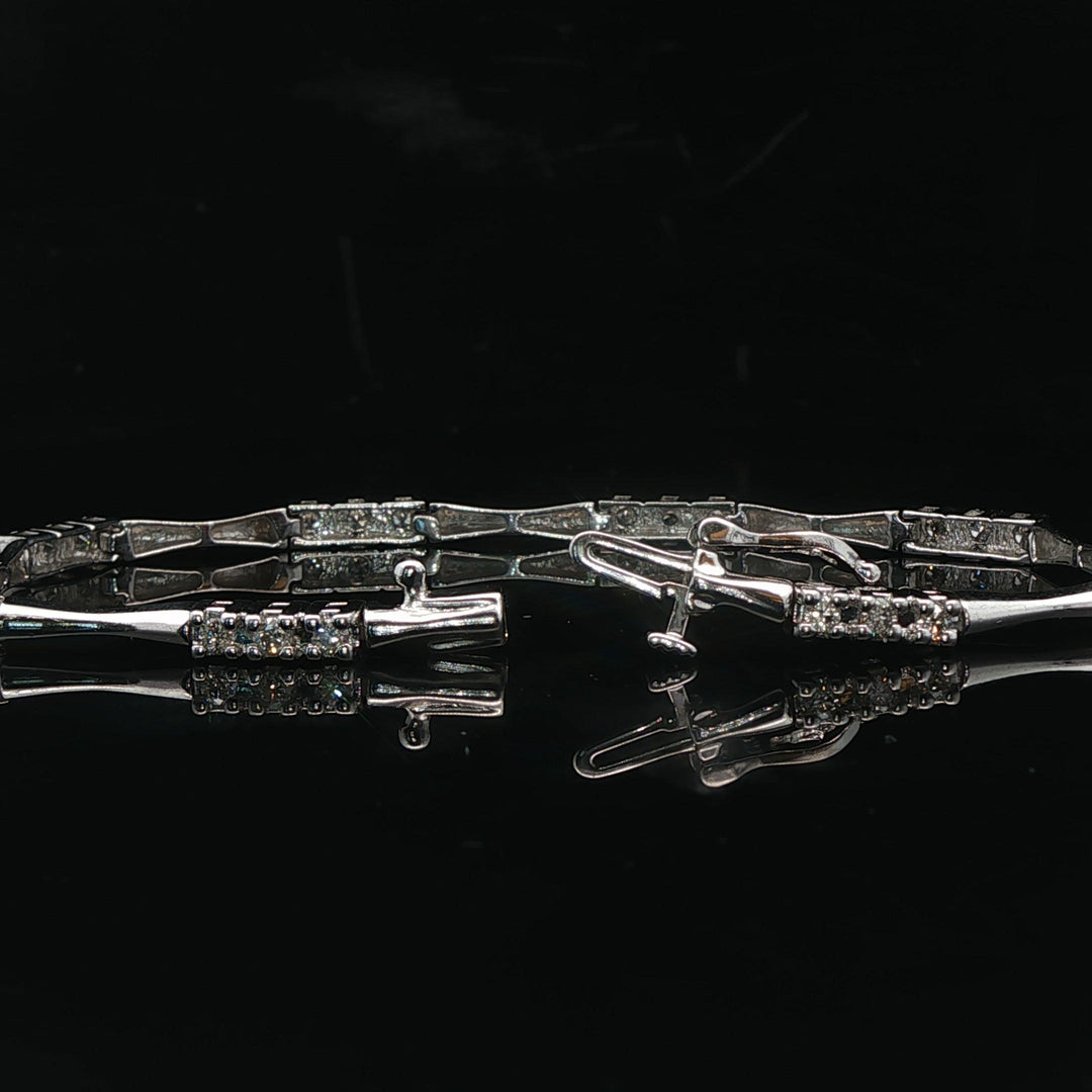 14k White Gold and 1cttw Diamond Station Bar Link Bracelet 7"