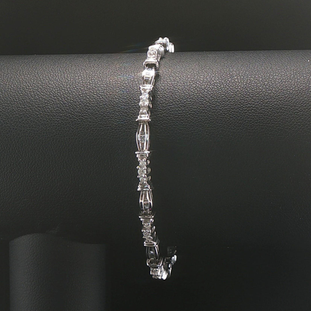14k White Gold and 1cttw Round and Baguette Diamond Link Bracelet 7"