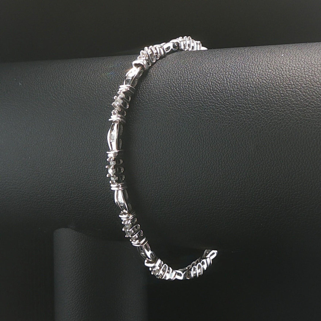 14k White Gold and 1cttw Round and Baguette Diamond Link Bracelet 7"