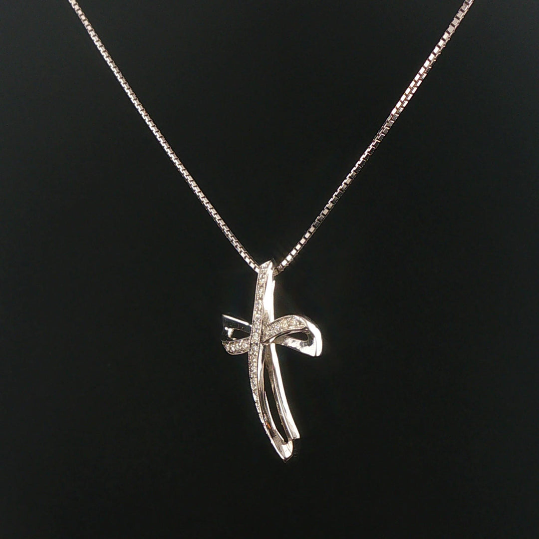 14k White Gold and 1cttw Diamond Fancy Cross Pendant Necklace Italy 20"