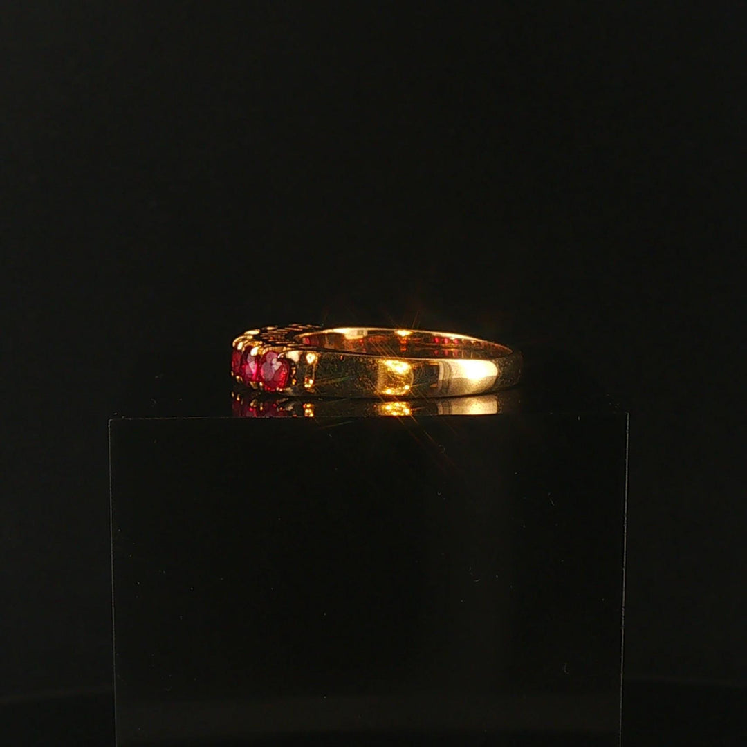 18k Yellow Gold and 1cttw Round Vintage Ladies Band Ring Size 8.25